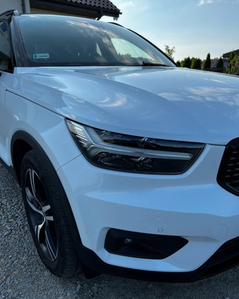 Volvo XC 40 cena 123000 przebieg: 166000, rok produkcji 2018 z Lewin Brzeski małe 232